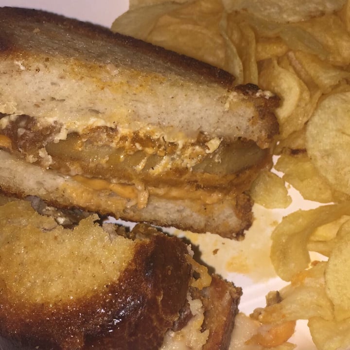 photo of Three Girls Vegan Creamery Buffalo chicken grilled cheese shared by @risinghope on  21 Jun 2021 - review