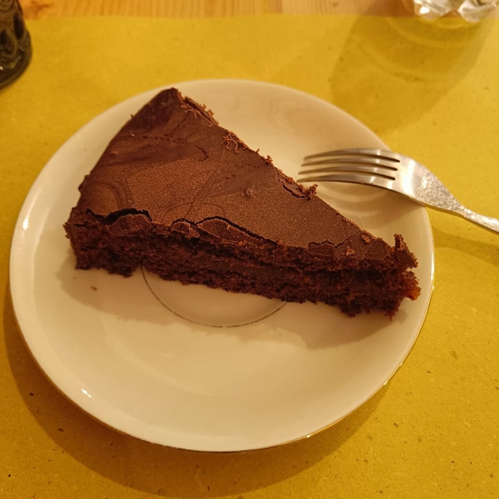 review photo of Bottega Vegana Sacher Torte Vegan shared by @creuzadema on 20 Nov 2022 - review