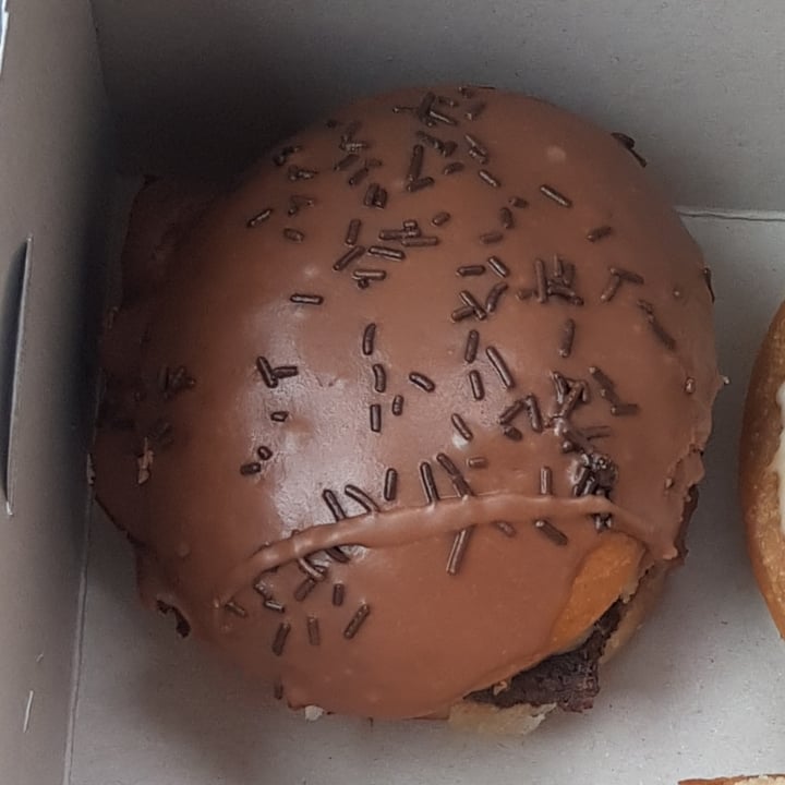 photo of Grumpy & Runt | Little Deli & Donuts Brownie Burger Donut shared by @beehayes on  05 Feb 2022 - review
