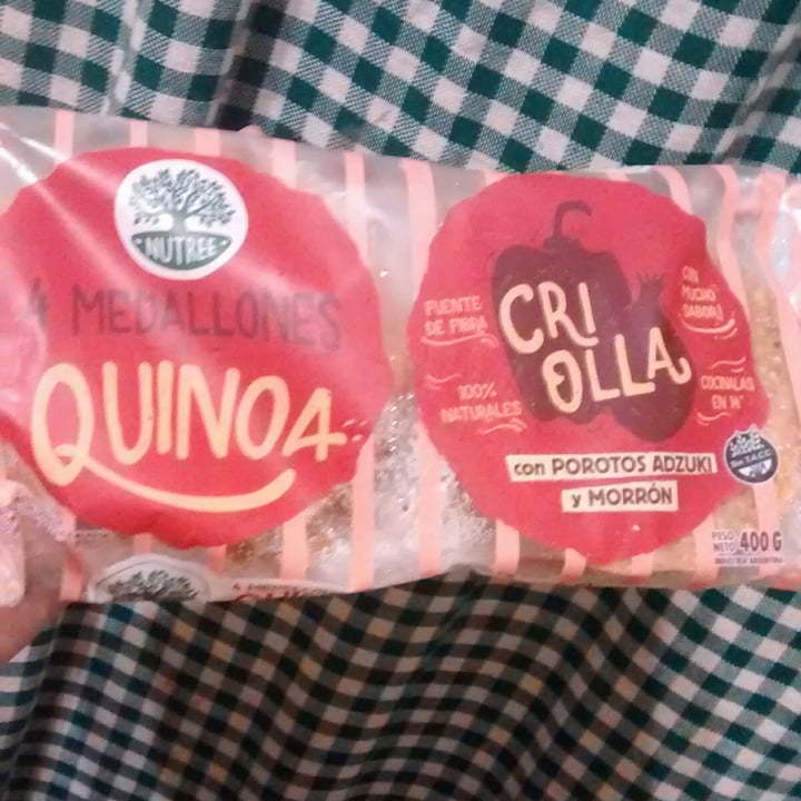 photo of Nutree Medallones de Quinoa Criolla con Porotos Aduki y Morron shared by @nachdemsturm on  02 Mar 2021 - review