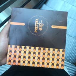 pretzel bits