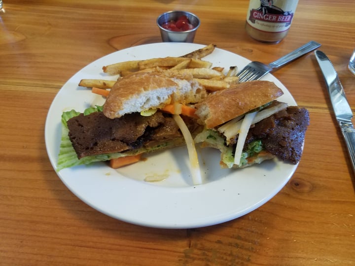 photo of The Sheridan Room Vegan Bahn Mi shared by @joegoetzke on  14 Sep 2018 - review