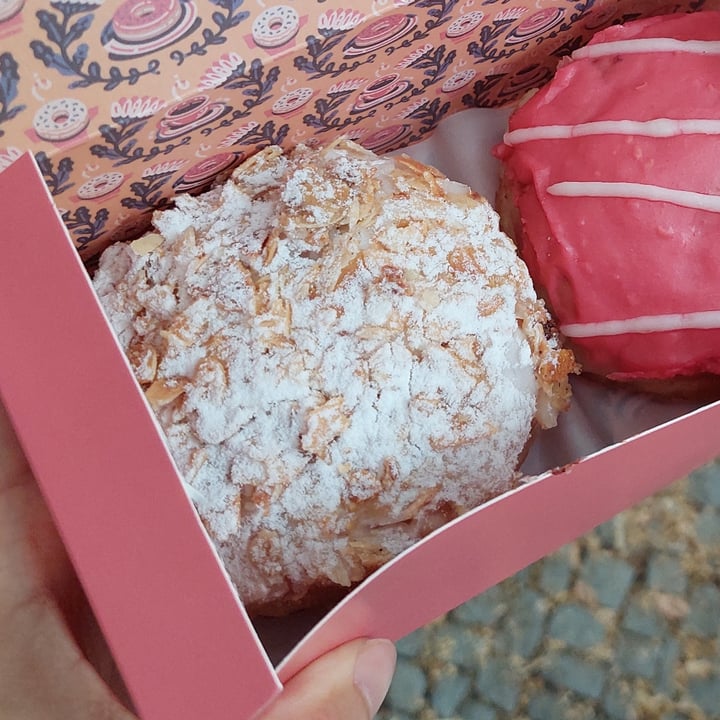 photo of Brammibal's Donuts Bienenstich Donut shared by @kaikaikai on  09 Jul 2021 - review