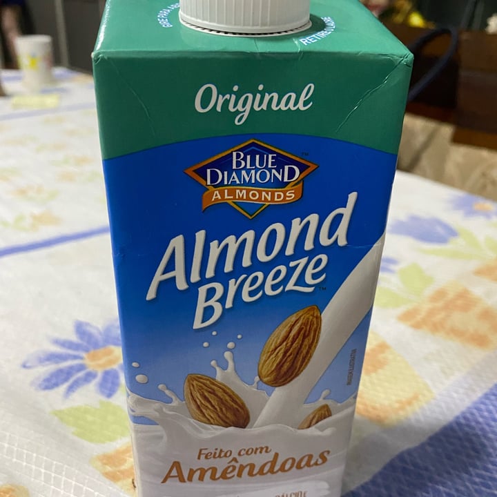 photo of Blue Diamond Almond Breeze shared by @paulorspedroso on  05 May 2022 - review