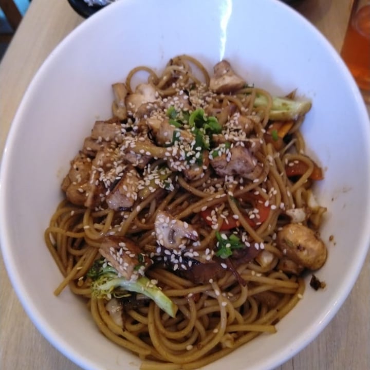 review photo of La Madriguera, Alimentación Consciente Pasta al wok shared by @emilyshaiel on 01 Dec 2020 - review