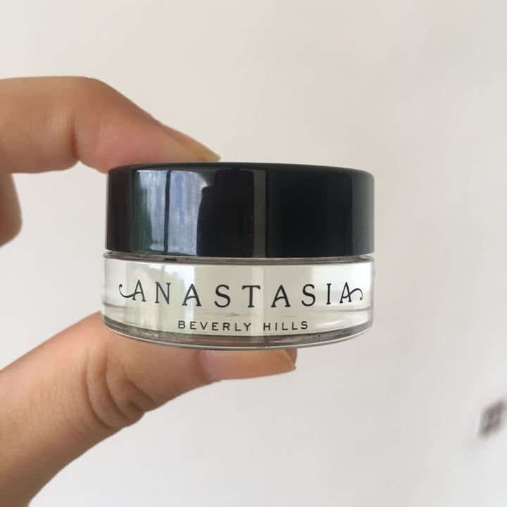 photo of Anastasia Beverly Hills Anastasia En Gel De Cejas shared by @caroacosta on  11 Jun 2021 - review