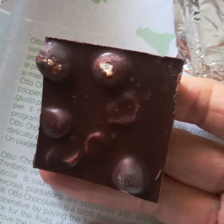 photo of Otto chocolates Cioccolato Fondente Con Nocciole shared by @grilla on  31 Oct 2022 - review