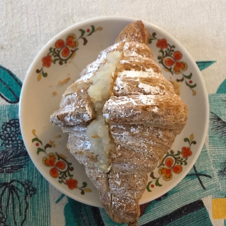 photo of Craft Vegan Bakery Croissant De Pastelera shared by @lusomoza on  14 Oct 2021 - review