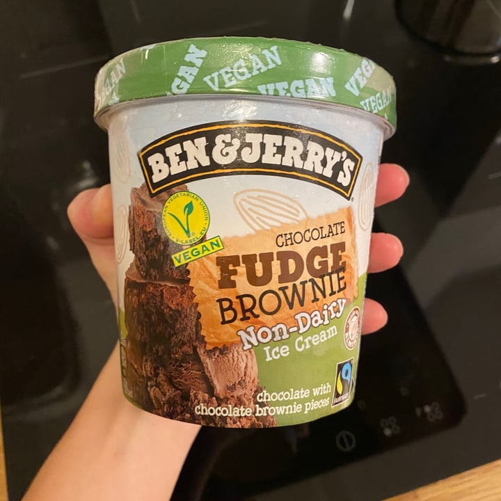 photo of Ben & Jerry's Chocolate Fudge Brownie Non-Dairy Ice Cream shared by @innadmytrenko on  13 Aug 2021 - review