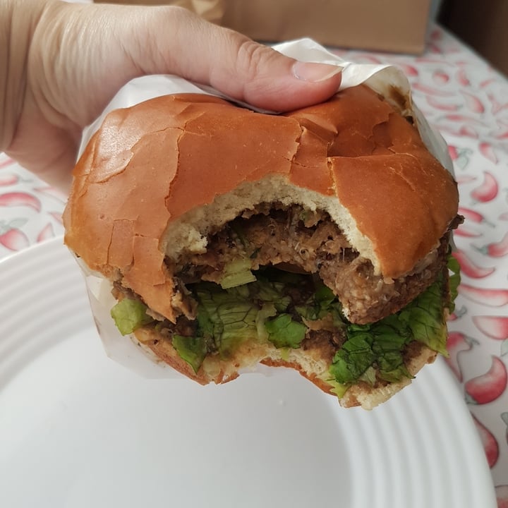 photo of Veggies na Praça Vegan Burger shared by @michelasilva on  24 Jun 2022 - review