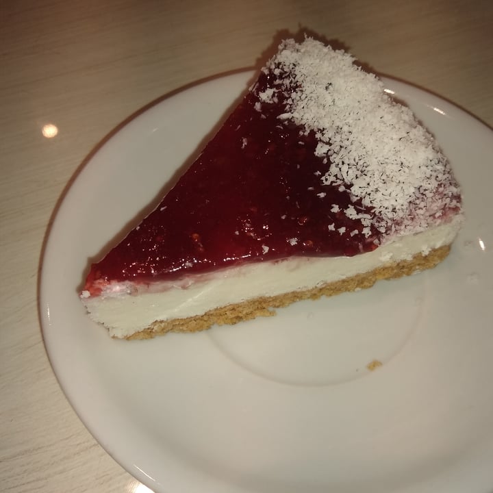 photo of Govinda Vegetarian Cheesecake De Frutos Rojos shared by @muel on  04 Jan 2022 - review