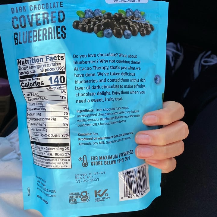 photo of cacao therapy dark chocolate covered blueberries shared by @yarilovezzucchini on  07 Oct 2022 - review