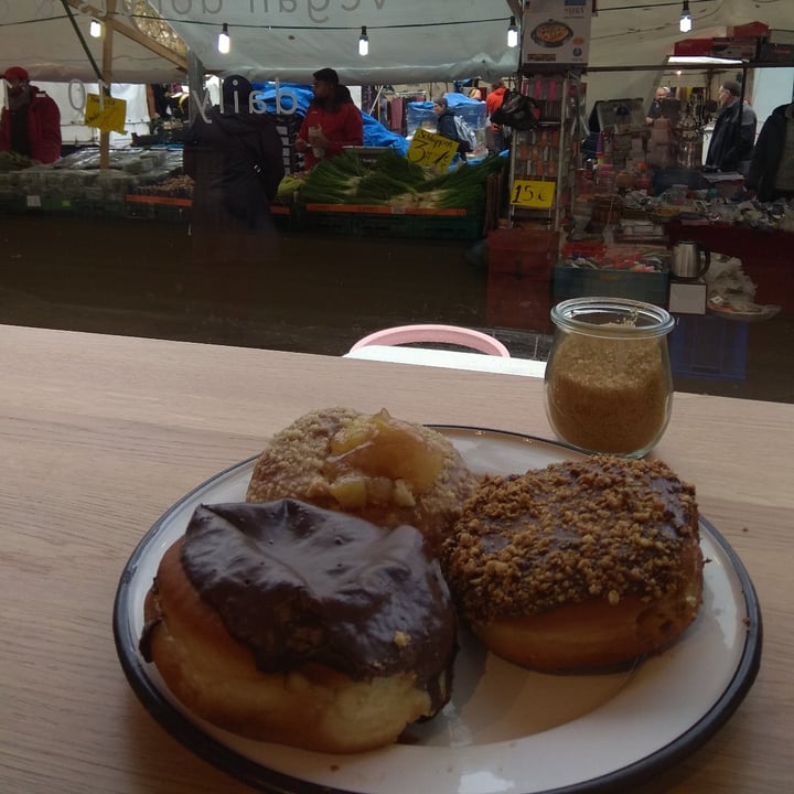 photo of Brammibal's Donuts Boston Cream Donut shared by @murielbrewriel on  07 Nov 2020 - review