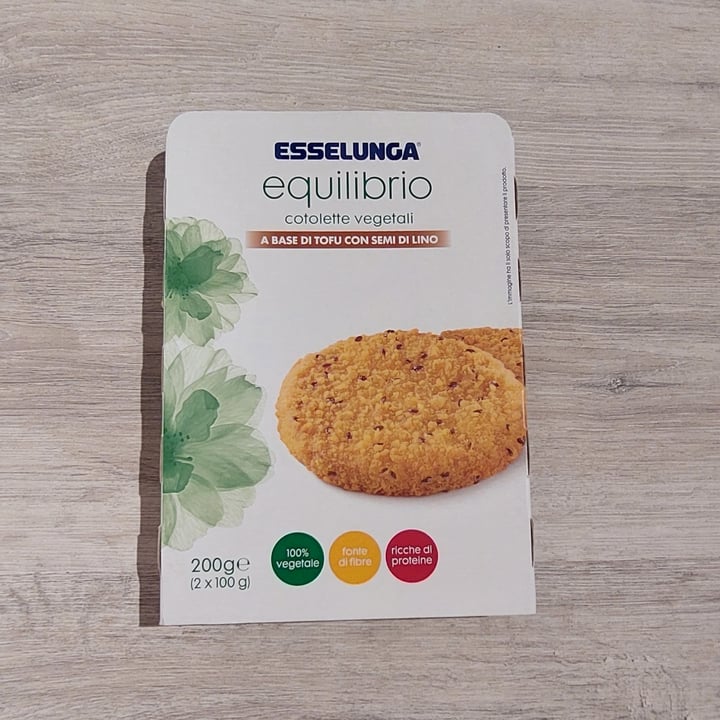 photo of  Esselunga cotolette di tofu con semi di lino shared by @silvicava on  10 Jul 2022 - review
