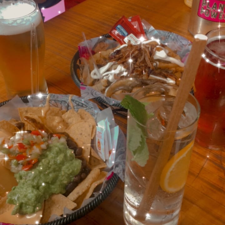 review photo of Lado V Papas fritas c/ ketchup de hongos, Not mayo y cebolla crispy shared by @deisi on 14 Oct 2021 - review