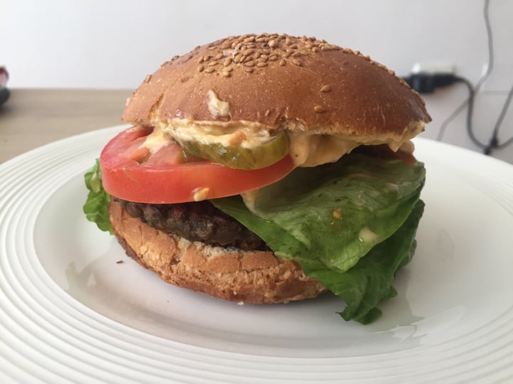photo of Vg Burger Burger Clásica shared by @helenaglov on  30 Dec 2019 - review