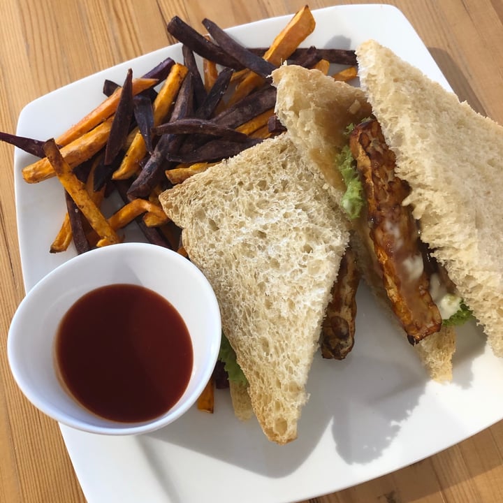 photo of LN Fortunate Coffee Malaysia @ Sunway GEO Avenue Tempeh Sandwich shared by @taniamp on  01 Apr 2021 - review