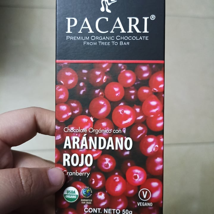 photo of Paccari Chocolate arándano rojo shared by @lizziemdc on  09 Oct 2022 - review