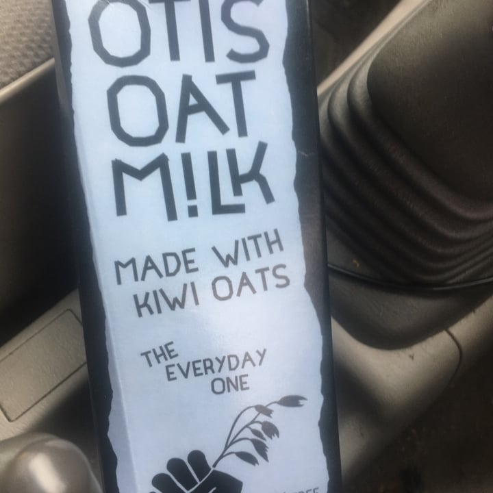 photo of Otis Oat Milk Oat M!lk (The Everyday One) shared by @vegemax on  06 Oct 2021 - review