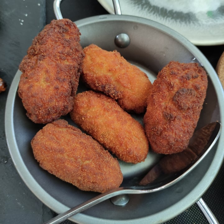 photo of Deliveggie Ourense Croquetas de Grelos con Chorizo Vegetal shared by @veganisaurus on  14 Jul 2022 - review