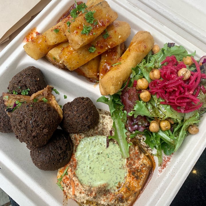 review photo of Chickpea food truck Falafel Hummus Platter shared by @jjosiespence on 18 Aug 2022 - review