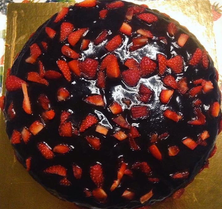 photo of Basilico Food vegan cake with chocolate and strawberries shared by @marziasf on  22 Jan 2020 - review