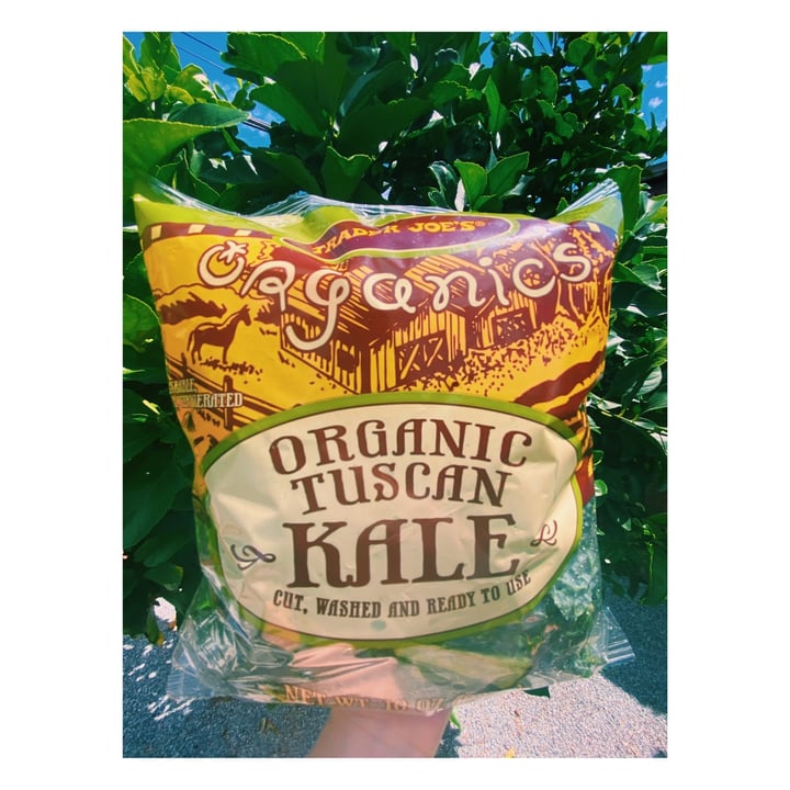 photo of Trader Joe's Organic Tuscan Kale shared by @groovyjunebug on  28 Jul 2021 - review