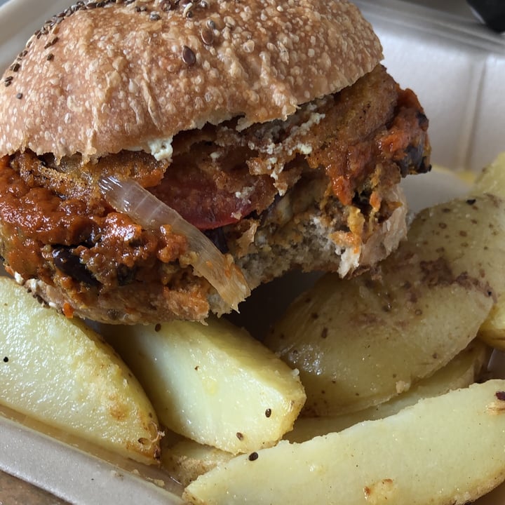 photo of Vegan Inc. Miyana Polanco BBQ Burger shared by @susylhoist on  23 Sep 2020 - review