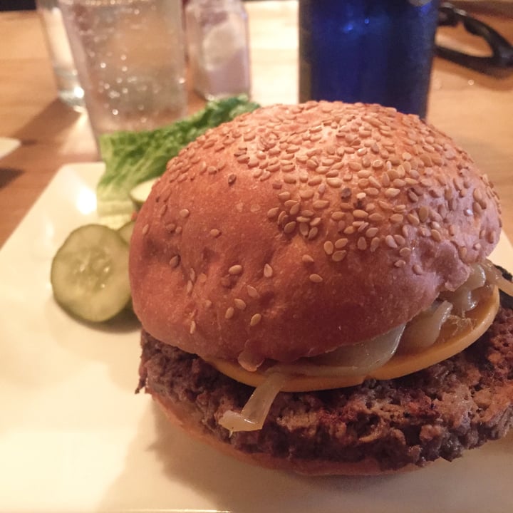 photo of O'Donoghue's Tavern Impossible Burger shared by @brizzystar on  05 Jun 2018 - review