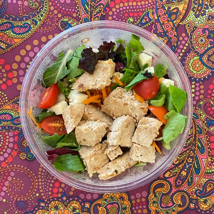 review photo of Burger 54 Chicken & Green salad shared by @veg4nesa on 06 Feb 2022 - review