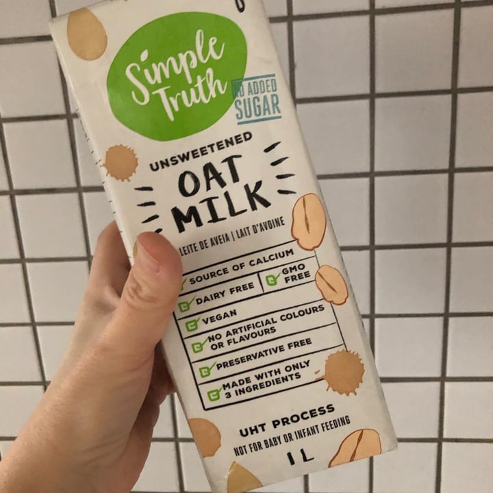 photo of Simple Truth Unsweetened Oat Milk shared by @honeeandfig on  21 Oct 2020 - review