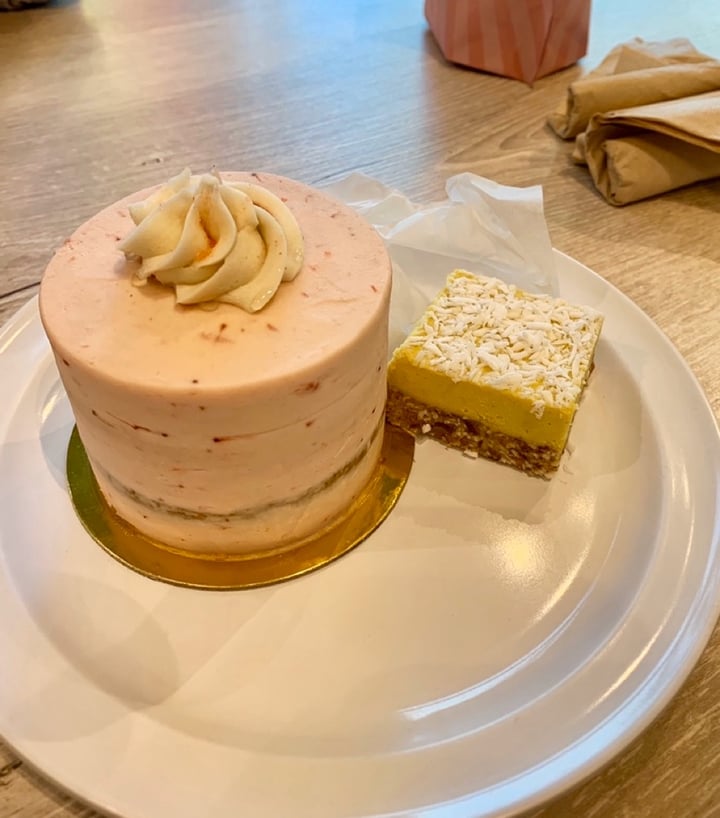 photo of Back To Eden Bakery Strawberry cake shared by @dilloneats on  20 Mar 2020 - review