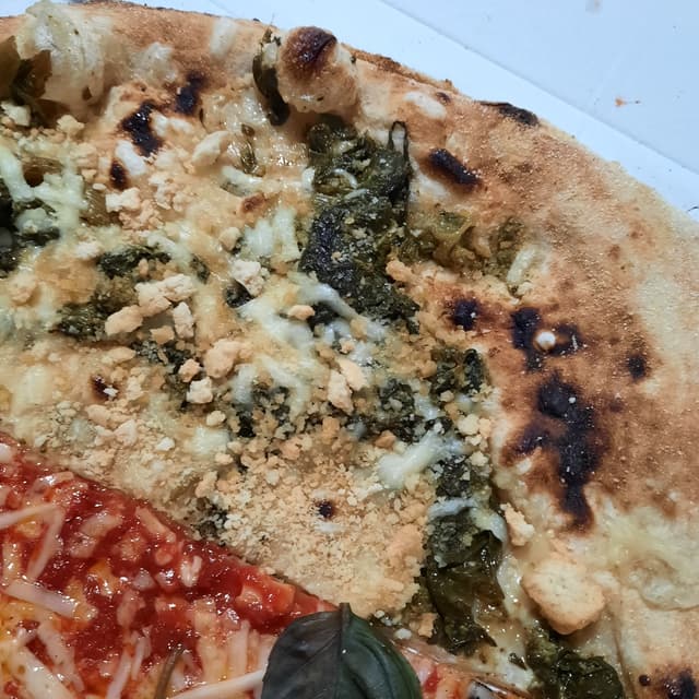 菜肴“Pizza Porcospino vegan”的照片