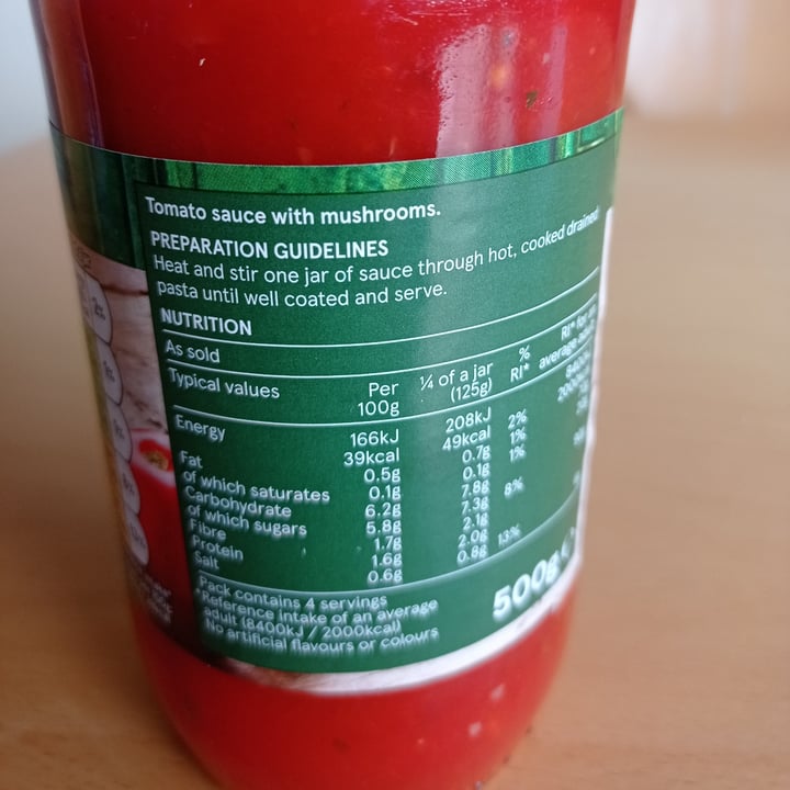 photo of Tesco Tomato and mushroom pasta sauce shared by @tintadecuervo on  21 Apr 2021 - review