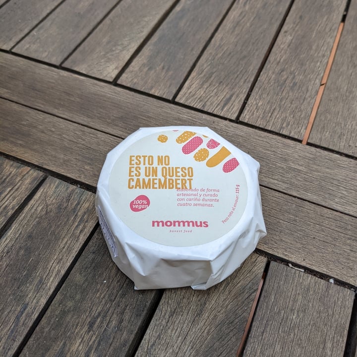 review photo of Mommus Foods Esto no es un Queso Camembert shared by @fperezgamonal on 10 Dec 2021 - review