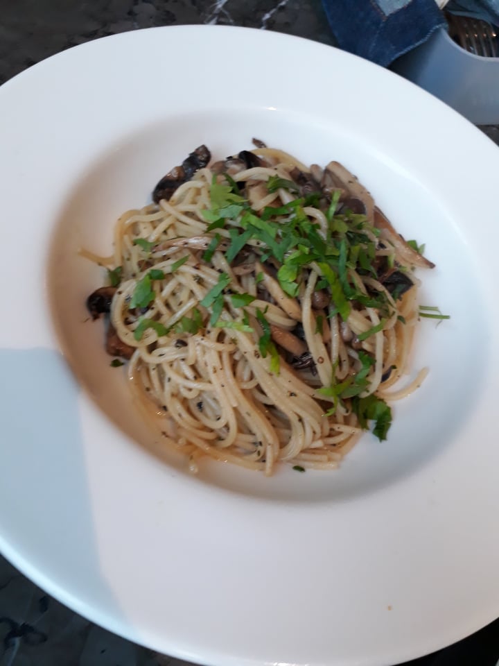 photo of Real Food Mushroom Aglio Olio shared by @shiyuan on  24 Dec 2018 - review