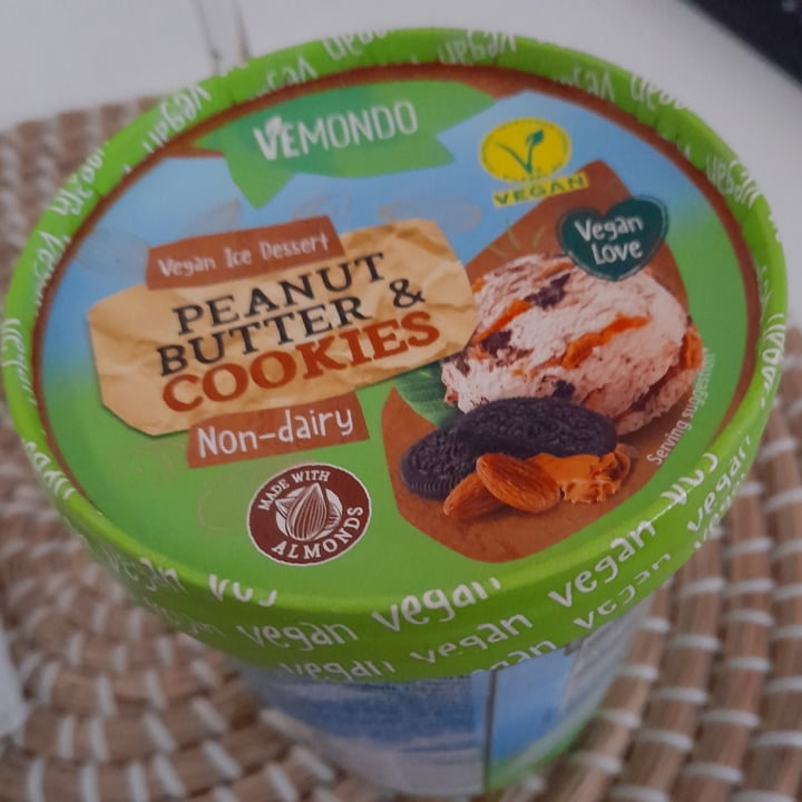 photo of Vemondo  Vegan Ice Dessert Peanut Butter & Cookies shared by @danielgl on  02 Jul 2022 - review