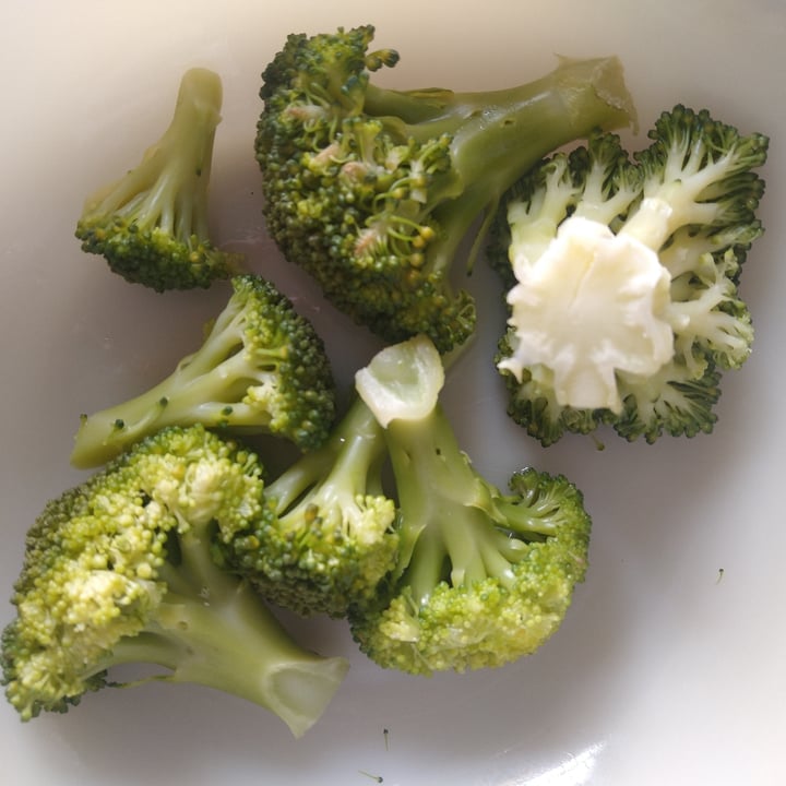photo of Broccoli Comida Vegana vegetable shared by @alinerg on  07 May 2022 - review