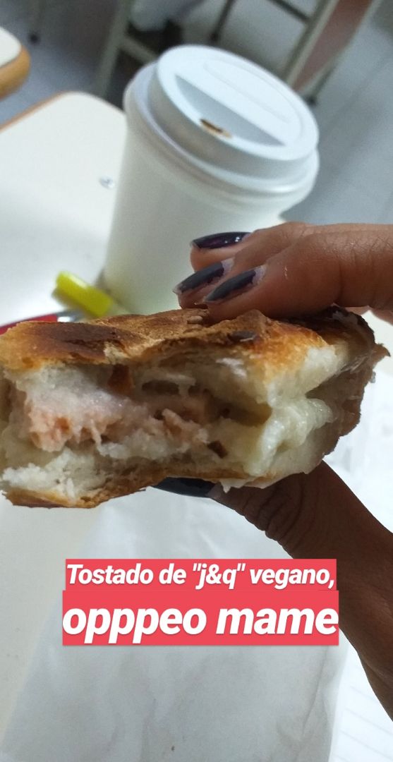 photo of Loving Hut Tostado de queso y jamón veganos shared by @valejoker86 on  19 Nov 2019 - review