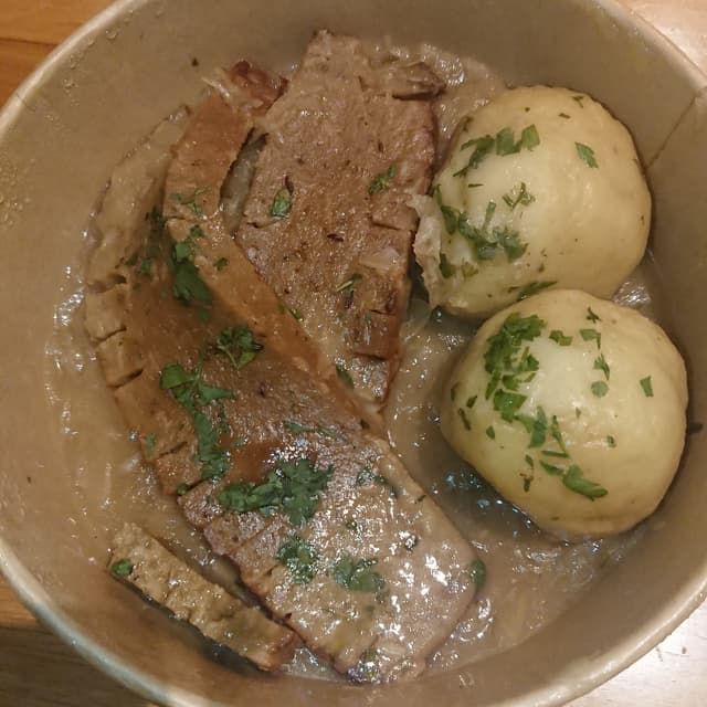 Photo of the dish “Roast caraway with sweet cabbage and potato dumplings”