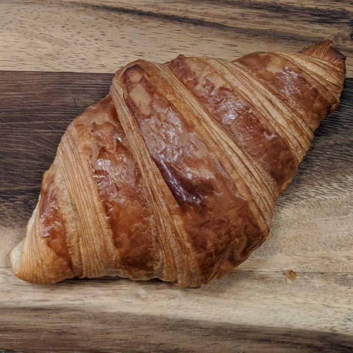 photo of Privé Tiong Bahru Croissant shared by @oblongboxes on  13 Sep 2020 - review