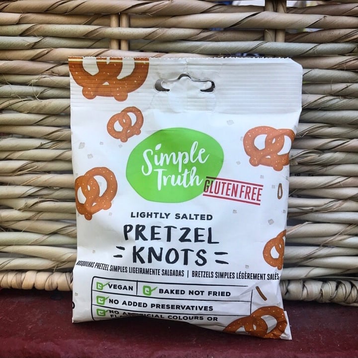 photo of Simple Truth Pretzel Knots shared by @capetownvegan on  24 Dec 2020 - review