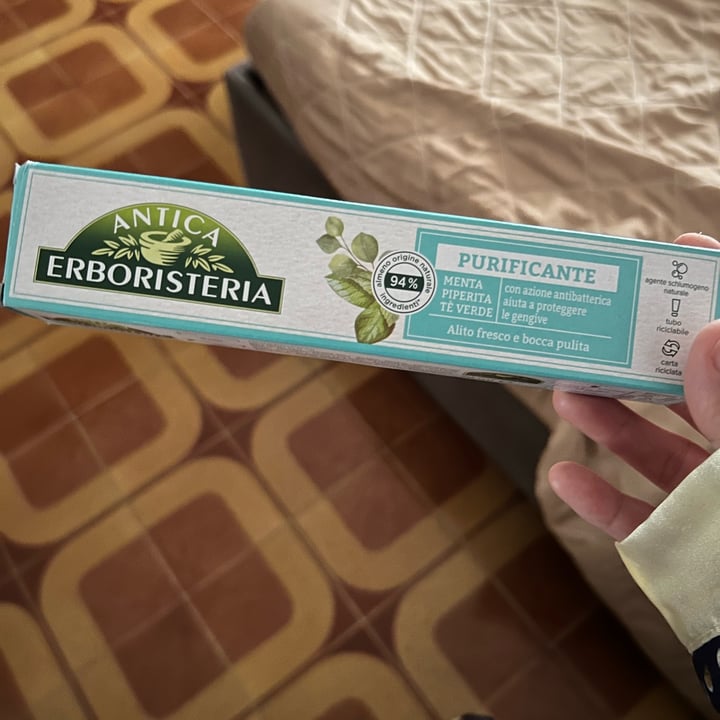photo of Antica erboristeria dentifricio purificante shared by @malloria89 on  08 Nov 2022 - review