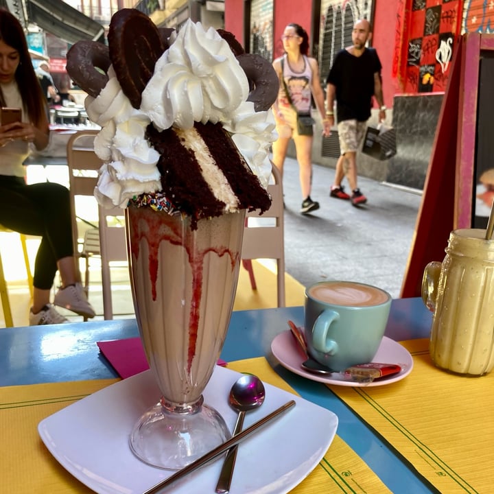 review photo of Freedom Cakes Freak shake shared by @asiayportia on 16 Jul 2022 - review