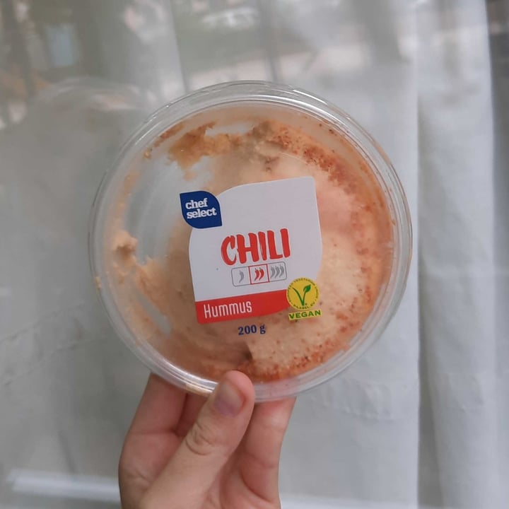review photo of Chef Select Hummus Chili shared by @noemissioni on 19 Oct 2022 - review