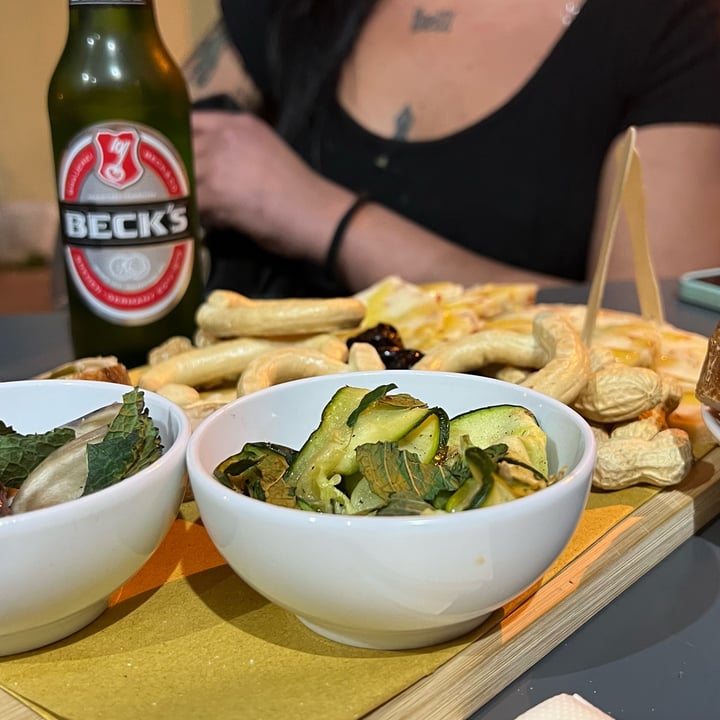 review photo of Retro Vicolo - Bibliotè Arte & Cultura Aperitivo-Tagliere Vegan shared by @latoms on 29 Jun 2022 - review
