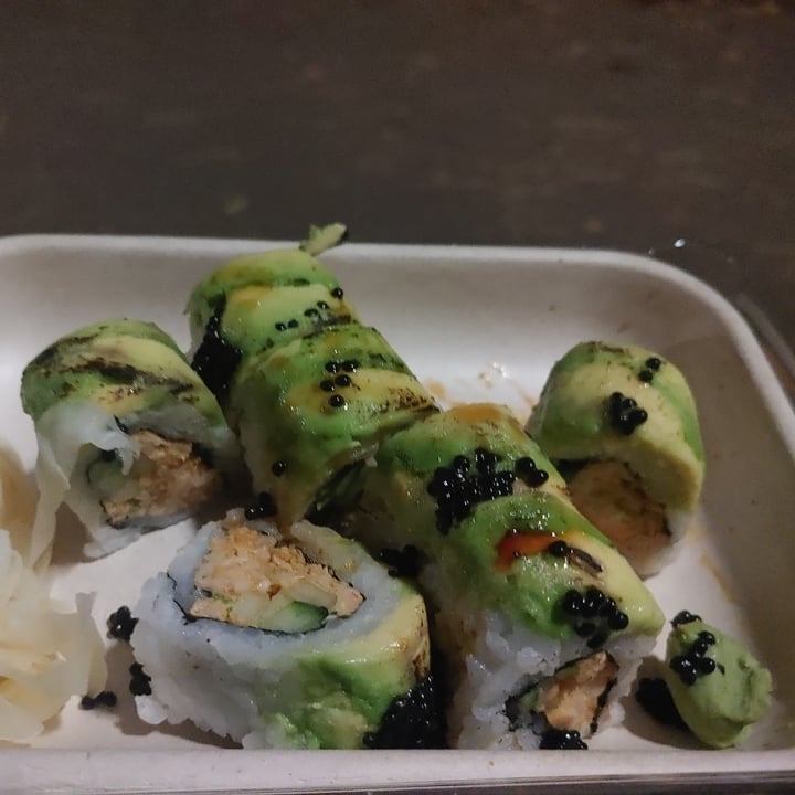 photo of Beyond Sushi Charred Avocado Roll shared by @tommytommy on  29 Nov 2021 - review