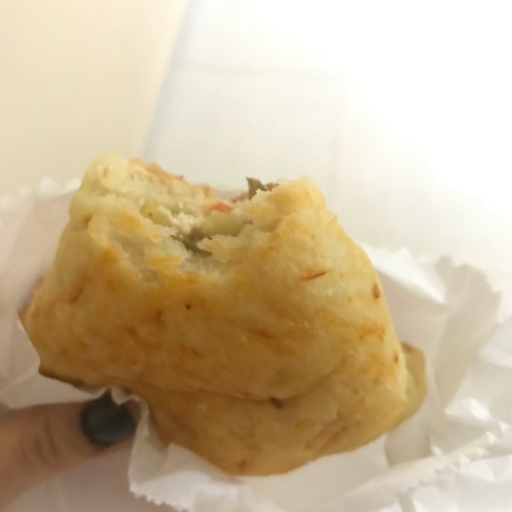 review photo of Matilha Vegan Food Esfirra de alho poro shared by @gabdsb on 25 Jan 2022 - review