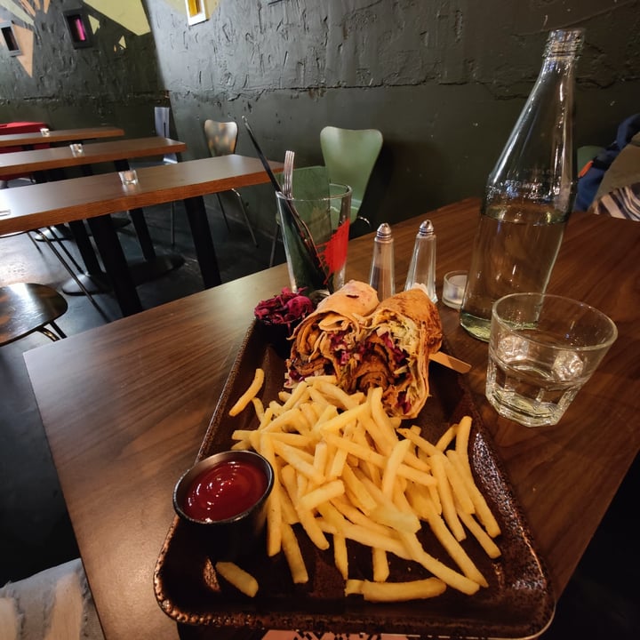 photo of The Flying Duck Chicken Doner shared by @fridayx13 on  31 May 2022 - review
