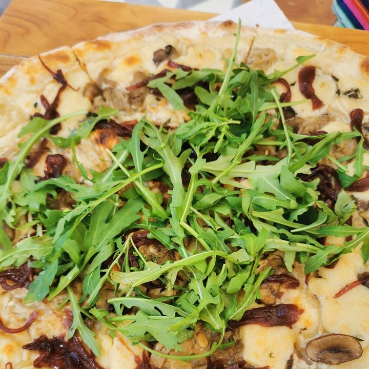 photo of KYND COMMUNITY Truffle Mushroom Pizza shared by @stefietokee on  18 Jun 2020 - review